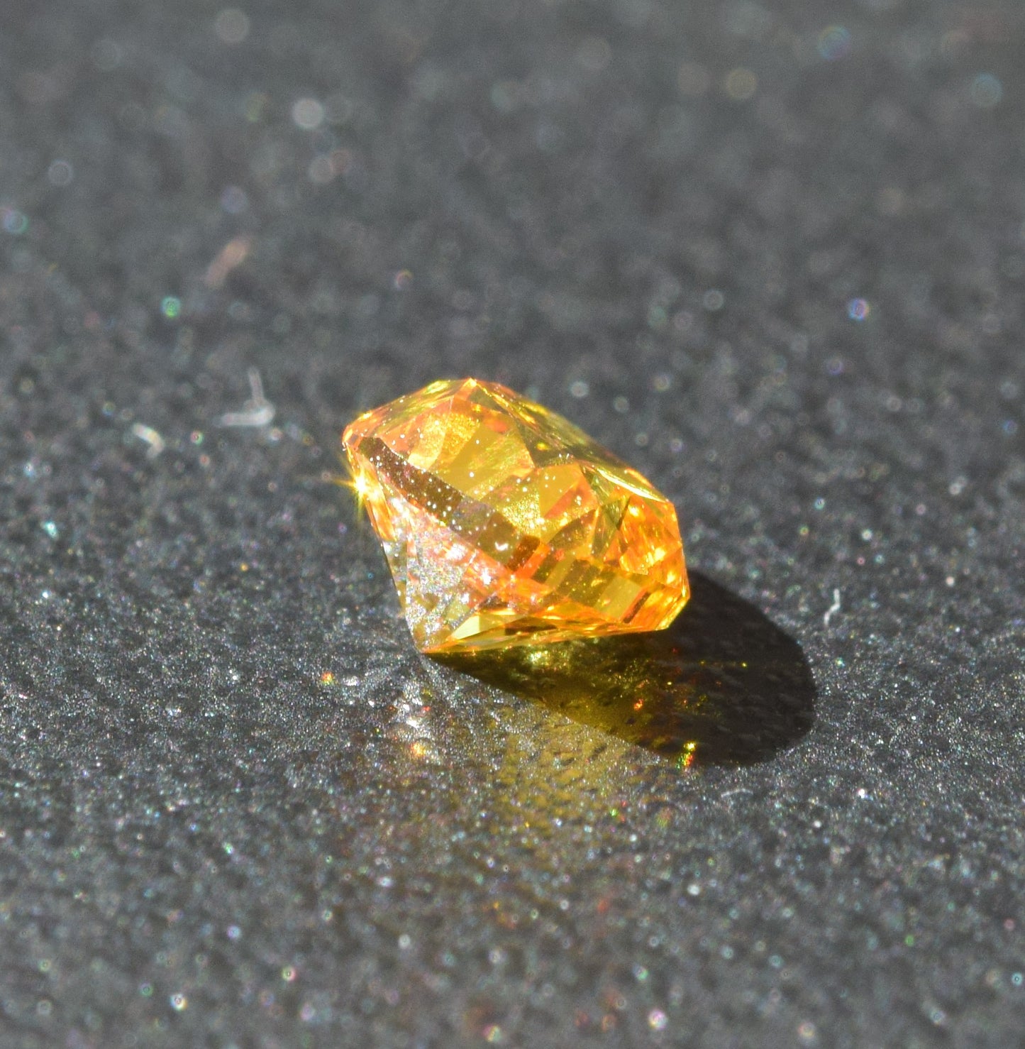 0,41 ct, Fancy Vivid Yellow Orange, VS2, Cushion, GIA Certified