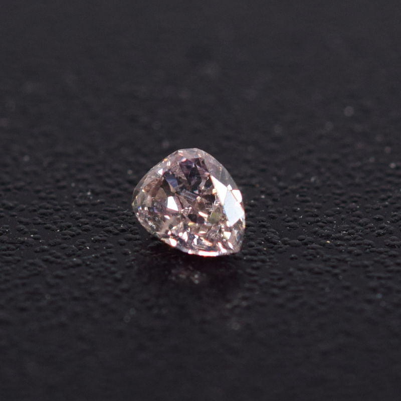 0,18 ct, Fancy Light Greyish Pink, SI2, Pear, IGI Certified