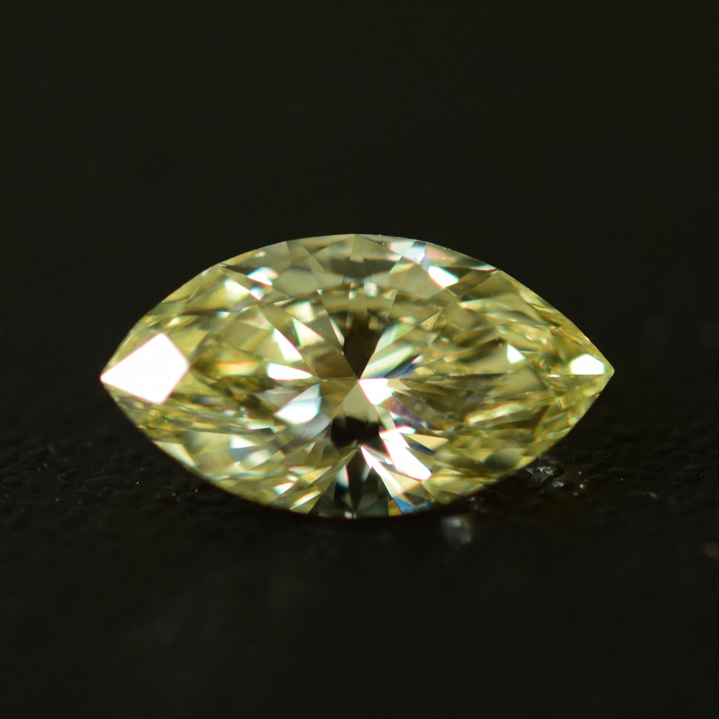 0,62 ct, W-X, SI2, Marquise, GIA Certified