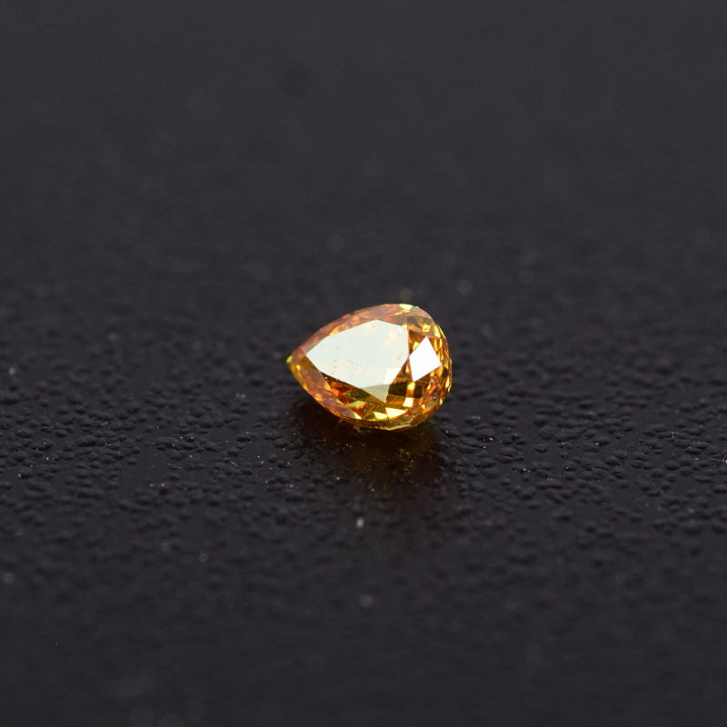 0,18 ct, Fancy Intense Orange, VS2, Pear, IGI Certified