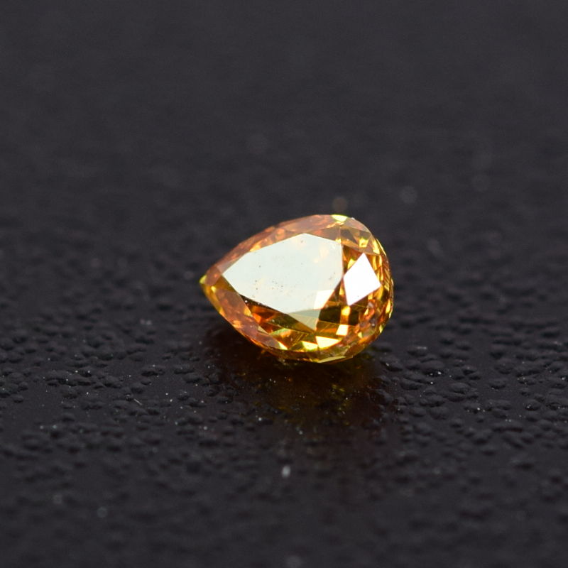 0,18 ct, Fancy Intense Orange, VS2, Pear, IGI Certified
