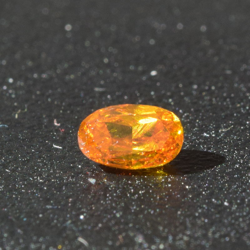 0,27 ct, Fancy Deep Yellowish Orange, VS1, Oval, IGI Certified