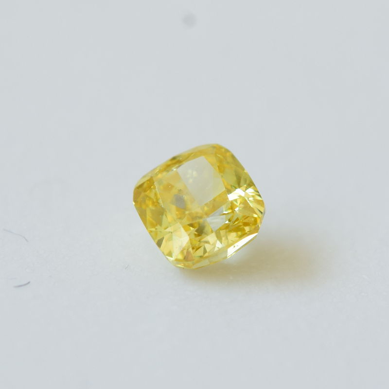 0,37 ct, Fancy Intense Yellow, SI2, Cushion, IGI Certified