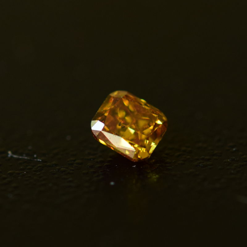 0,16 ct, Fancy Deep Orangy Yellow, I1, Radiant, IGI Certified
