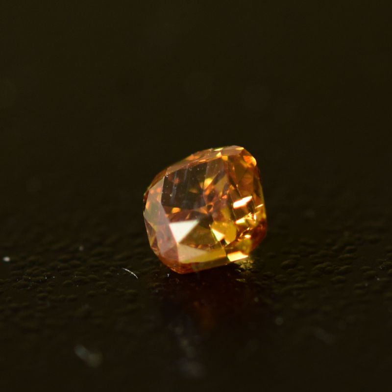 0,23 ct, Fancy Intense Yellow-Orange, VS2, Radiant, IGI Certified