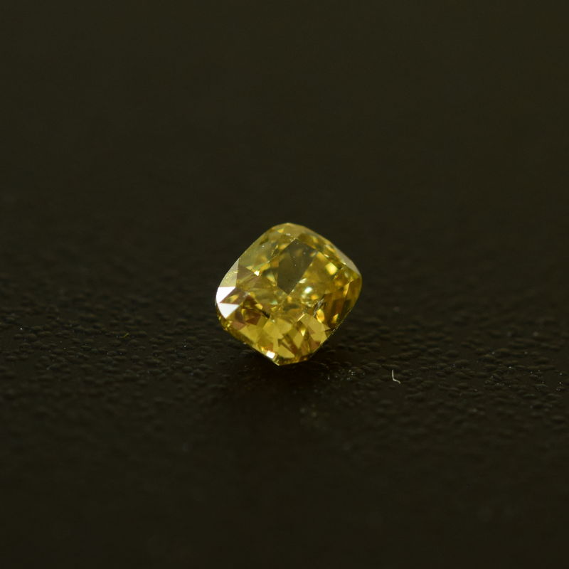 0,24 ct, Fancy Intense Brownish Yellow, SI2, Cushion, IGI Certified