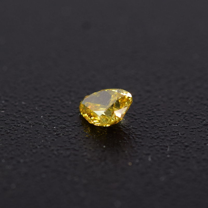 0,26 ct, Fancy Orangy Yellow, VS2, Pear, IGI Certified