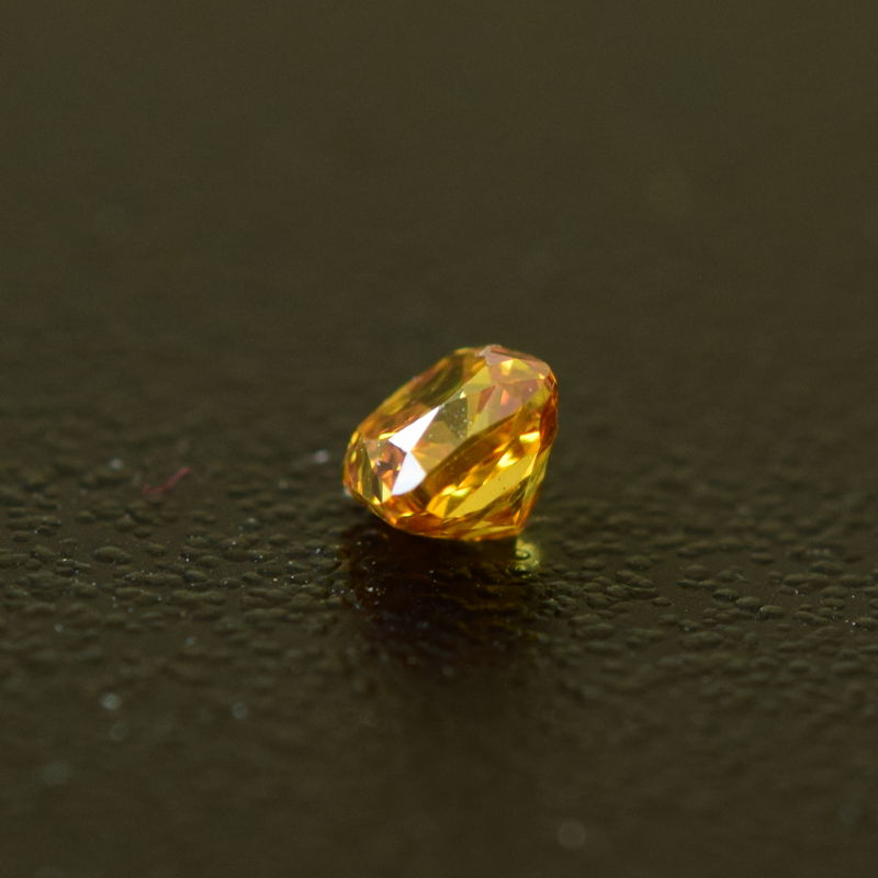 0,15 ct, Fancy Deep Orange-Yellow, VS1, Radiant, IGI Certified