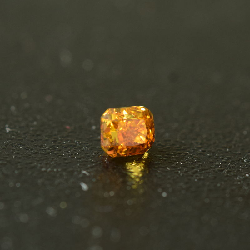 0,29 ct, Fancy Deep Yellowish Orange, VS1, Cushion, IGI Certified