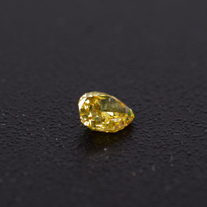 0,26 ct, Fancy Orangy Yellow, VS2, Pear, IGI Certified