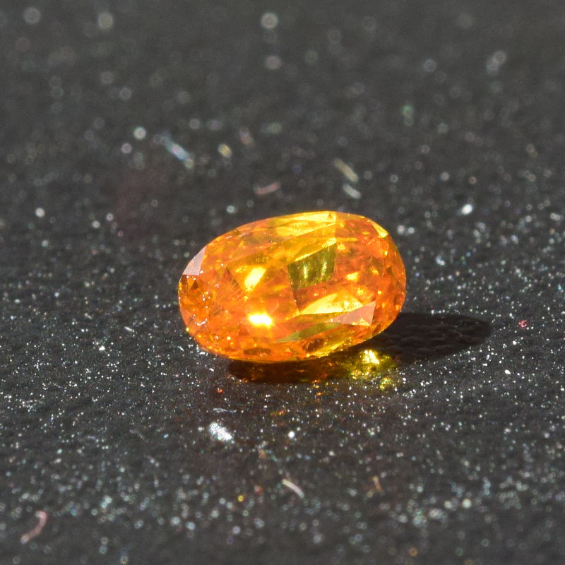 0,27 ct, Fancy Deep Yellowish Orange, VS1, Oval, IGI Certified