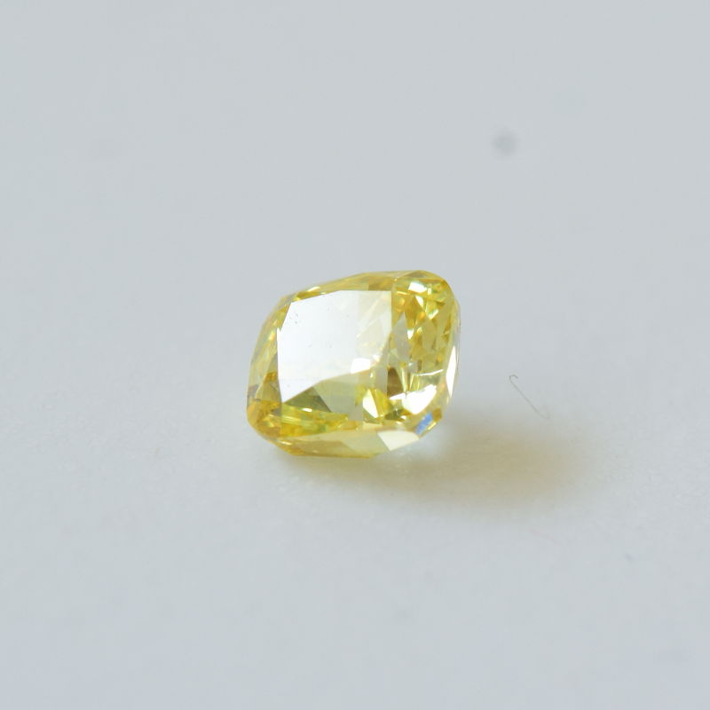 0,37 ct, Fancy Intense Yellow, SI2, Cushion, IGI Certified