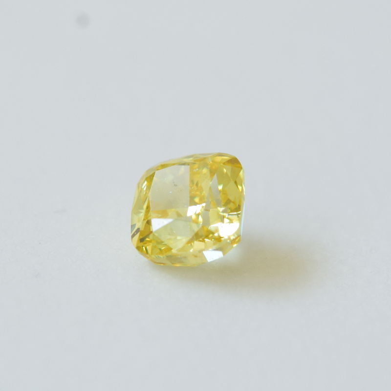 0,37 ct, Fancy Intense Yellow, SI2, Cushion, IGI Certified