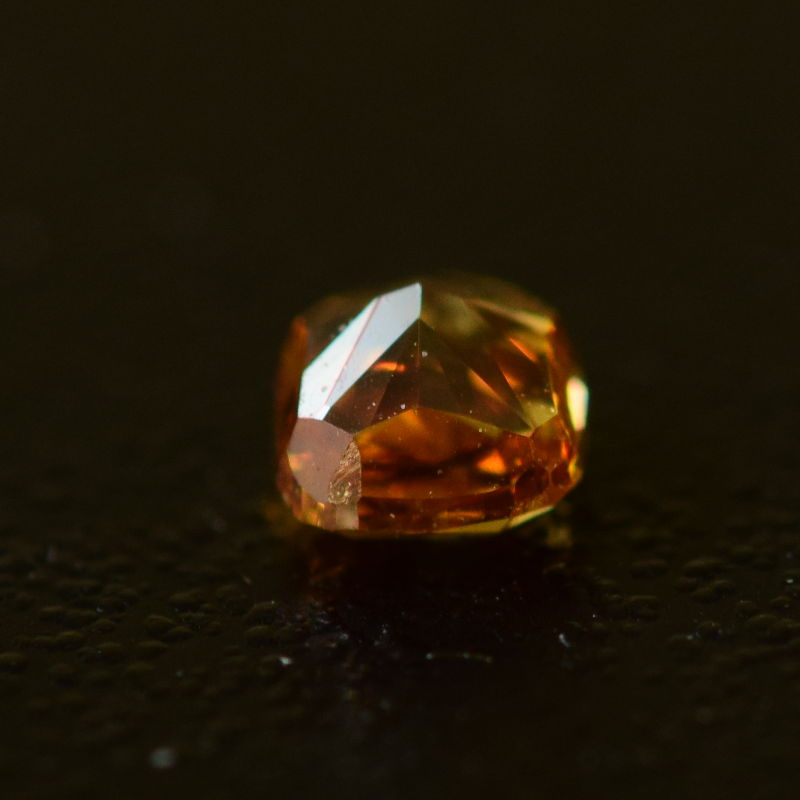 0,23 ct, Fancy Intense Yellow-Orange, VS2, Radiant, IGI Certified