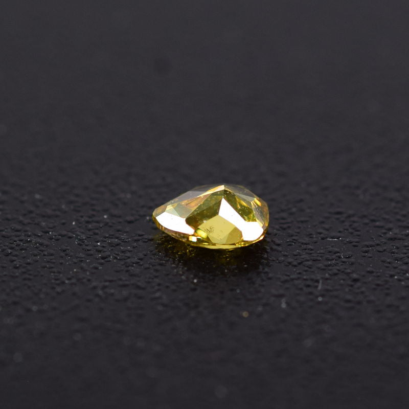 0,26 ct, Fancy Orangy Yellow, VS2, Pear, IGI Certified
