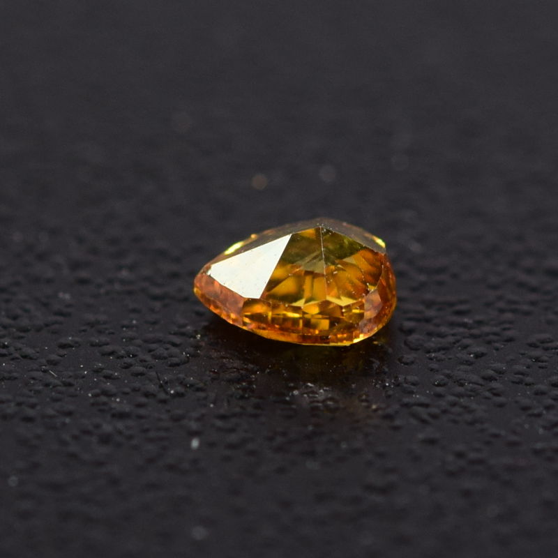 0,18 ct, Fancy Intense Orange, VS2, Pear, IGI Certified