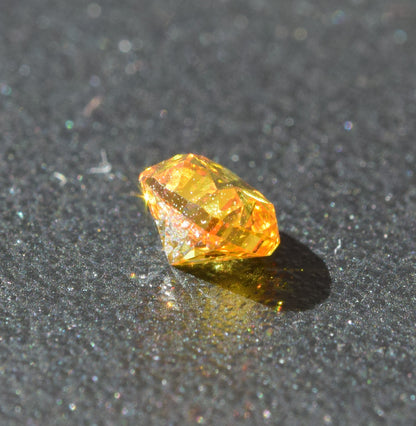 0,41 ct, Fancy Vivid Yellow Orange, VS2, Cushion, GIA Certified