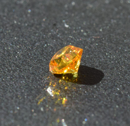 0,41 ct, Fancy Vivid Yellow Orange, VS2, Cushion, GIA Certified