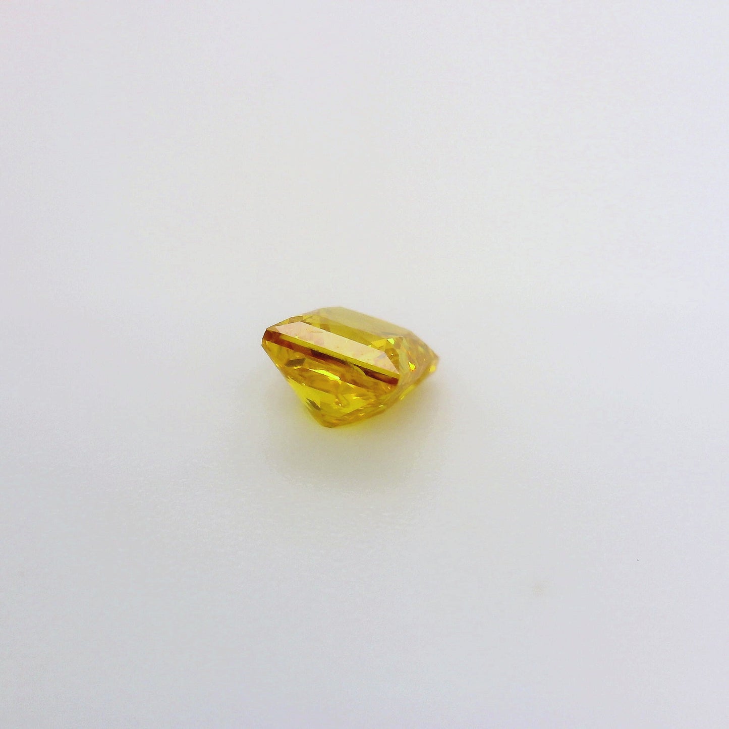 0,5 ct, Fancy Vivid Yellow-Orange, SI2, Retangular, GIA Certified