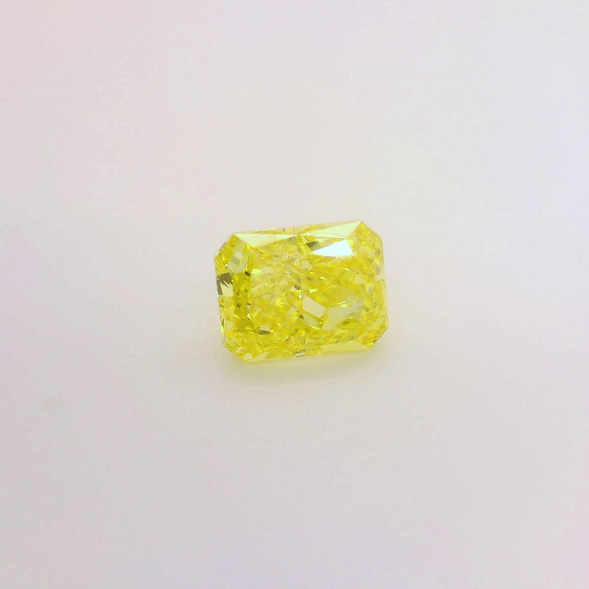 1,08 ct, Fancy Vivid Yellow, VVS1, Radiant, GIA Certified