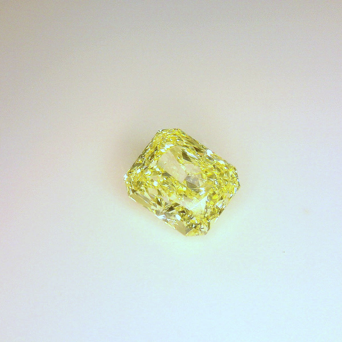 1,57 ct, Fancy Yellow, IF, Radiant, GIA Certified