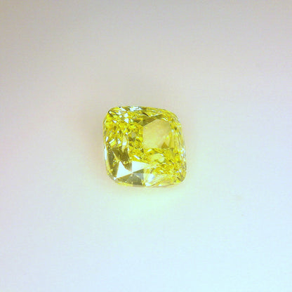 2,00 ct, Fancy Intense Yellow, IF, Cushion, GIA Certified