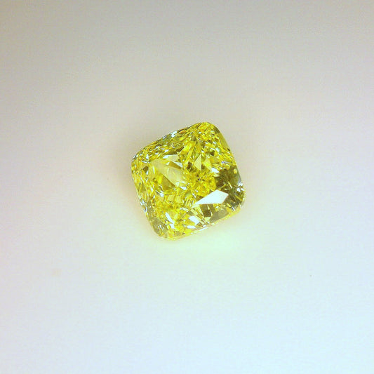 2,00 ct, Fancy Intense Yellow, IF, Cushion, GIA Certified