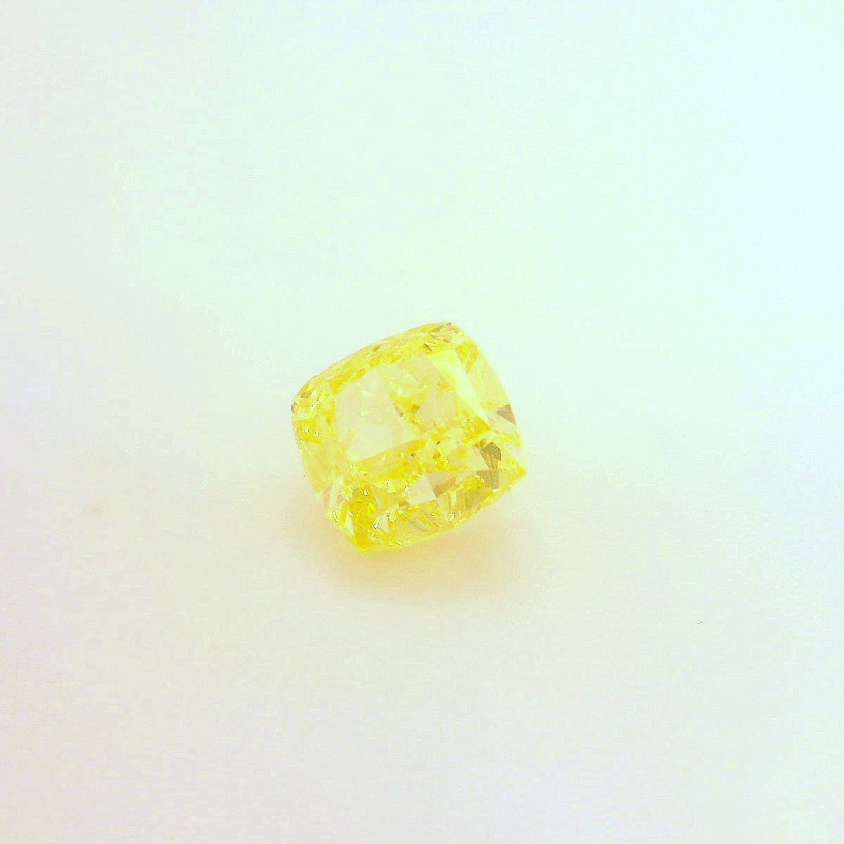 1,04 ct, Fancy Intense Yellow, IF, Cushion, GIA Certified