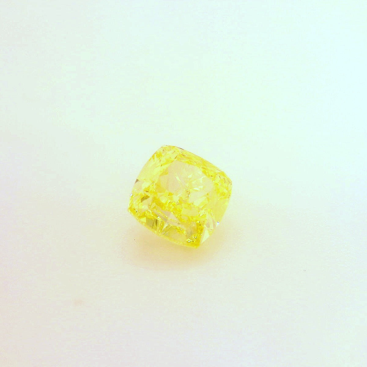 1,04 ct, Fancy Intense Yellow, IF, Cushion, GIA Certified