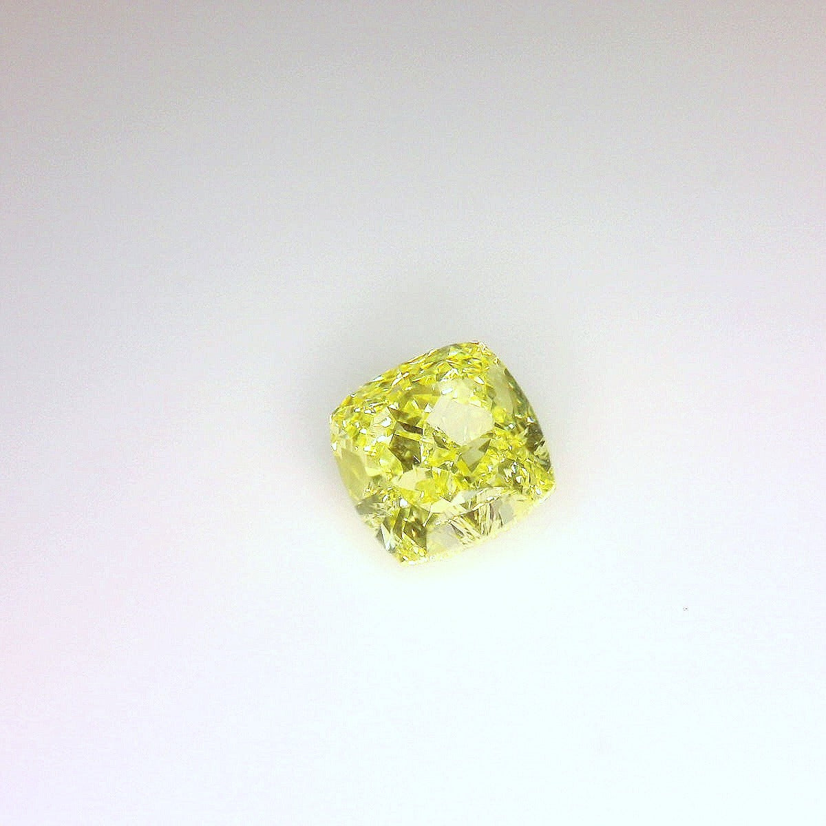 1,04 ct, Fancy Intense Yellow, IF, Cushion, GIA Certified
