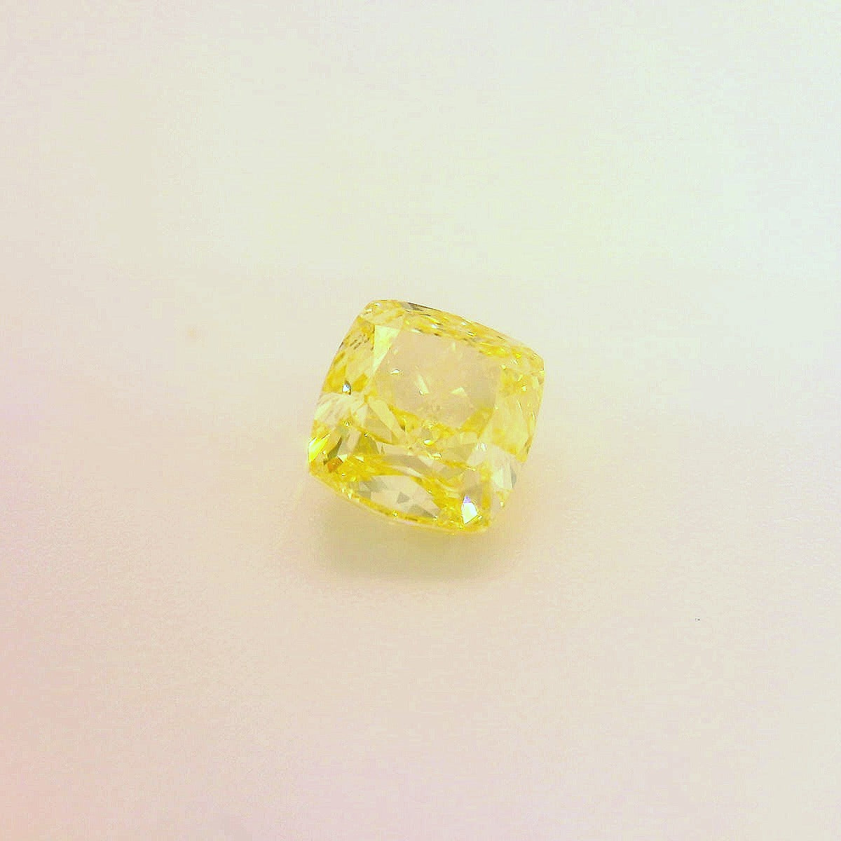 1,07 ct, Fancy Intense Yellow, VVS2, Cushion, GIA Certified