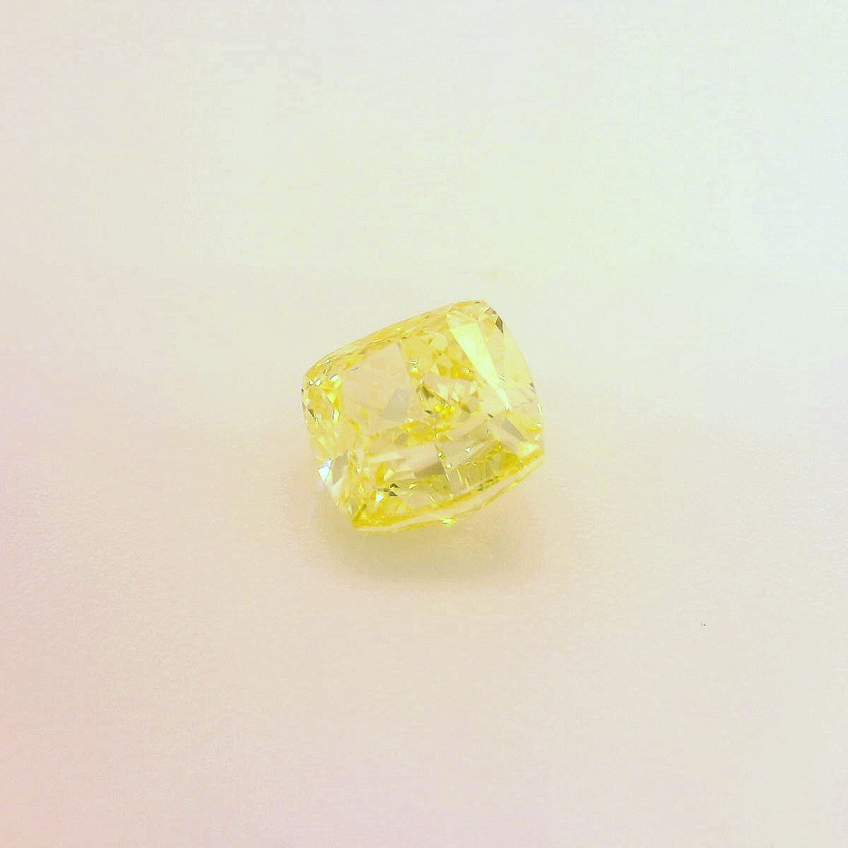 1,07 ct, Fancy Intense Yellow, VVS2, Cushion, GIA Certified