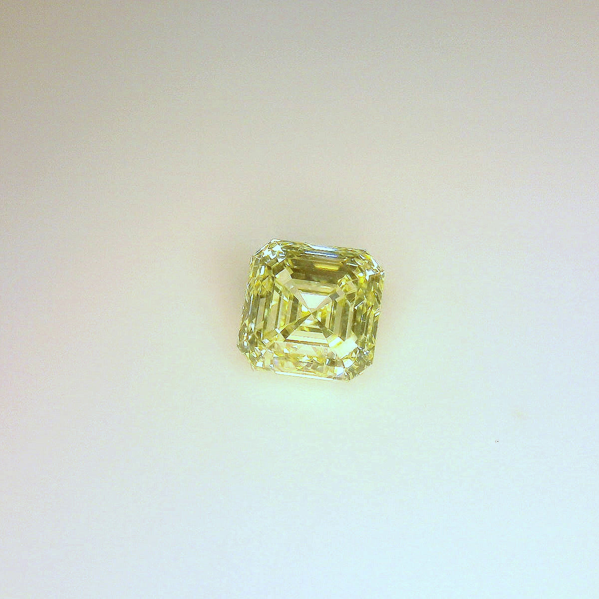 1,03 ct, W-X, VS1, Square Emerald, GIA Certified