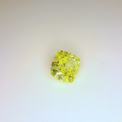 1,01 ct, Fancy Yellow, IF, Cushion, GIA Certified
