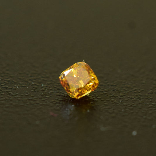 0,15 ct, Fancy Deep Orange-Yellow, VS1, Radiant, IGI Certified