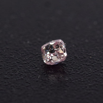 0,18 ct, Fancy Light Greyish Pink, SI2, Radiant, IGI Certified