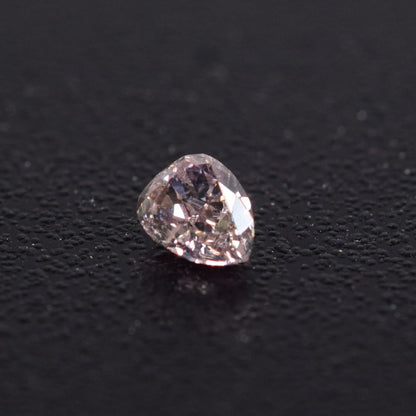 0,18 ct, Fancy Light Greyish Pink, SI2, Pear, IGI Certified