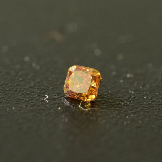 0,17 ct, Fancy Deep Orange, VS1, Cushion, IGI Certified