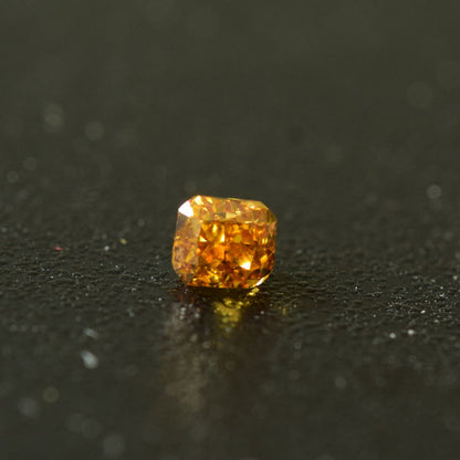 0,29 ct, Fancy Deep Yellowish Orange, VS1, Cushion, IGI Certified