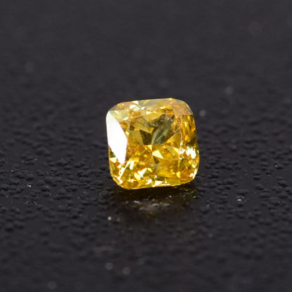 0,2 ct, Fancy Intense Orangy Yellow, VS2, Radiant, IGI Certified