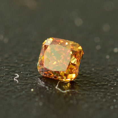 0,17 ct, Fancy Deep Orange, VS1, Cushion, IGI Certified