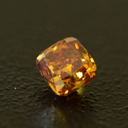 0,2 ct, Fancy Deep Orange, VS2, Cushion, IGI Certified