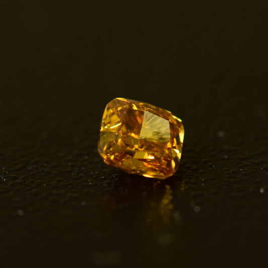 0,23 ct, Fancy Intense Orangy Yellow, SI1, Radiant, IGI Certified