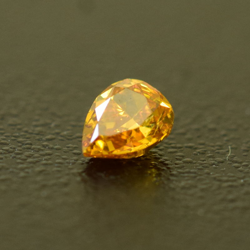 0,21 ct, Fancy Deep Orange, SI1, Pear, IGI Certified