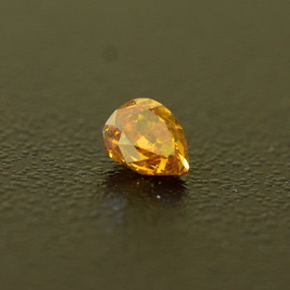 0,21 ct, Fancy Deep Orange, SI1, Pear, IGI Certified