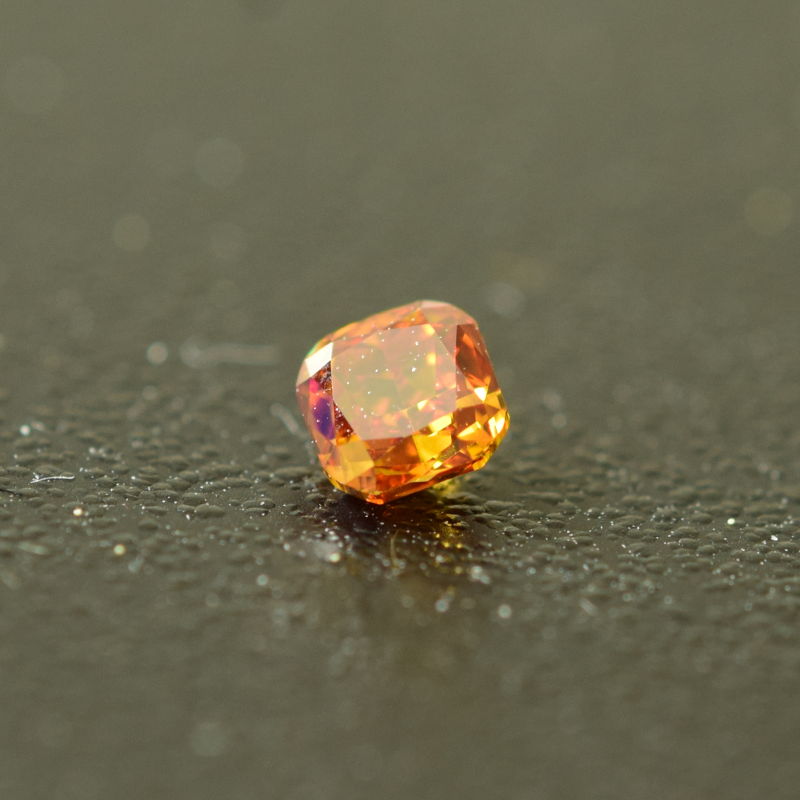 0,17 ct, Fancy Deep Yellowish Orange, VS2, Radiant, IGI Certified