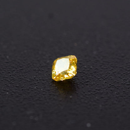 0,2 ct, Fancy Intense Orangy Yellow, VS2, Radiant, IGI Certified