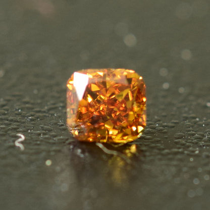 0,17 ct, Fancy Deep Orange, VS1, Cushion, IGI Certified