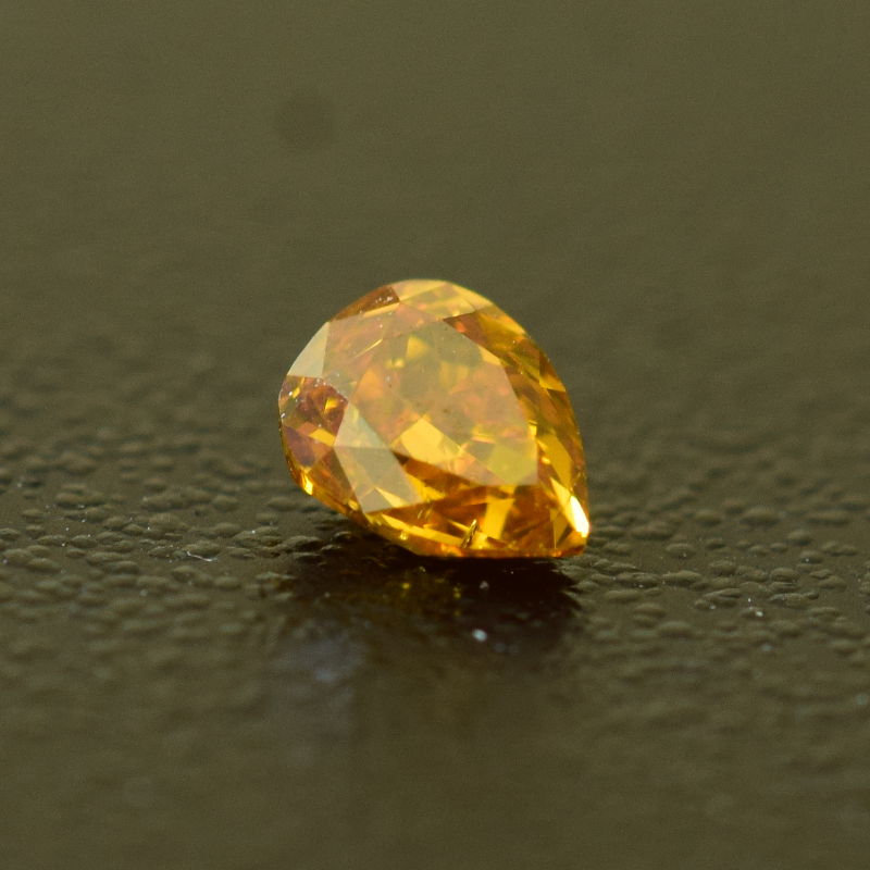0,21 ct, Fancy Deep Orange, SI1, Pear, IGI Certified
