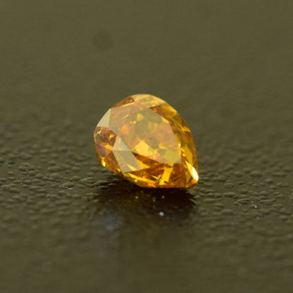 0,21 ct, Fancy Deep Orange, SI1, Pear, IGI Certified